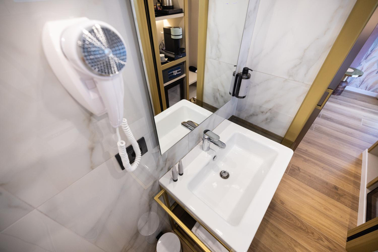 Bathroom 3, Mavi Luxury Suites, Rome