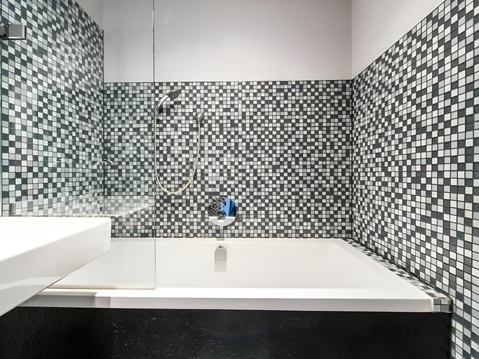 Bathroom 3, Short Stay Group East Quarter Serviced Apartments, Amsterdam