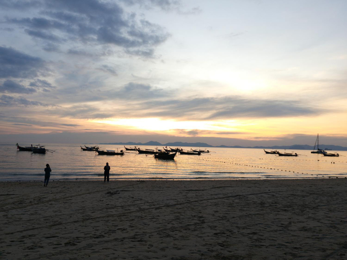 Others 5, Hello Montri, Mueang Krabi