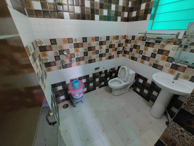 Bathroom 3, Sun Kriti cottage Zirakpur Chandigarh Bus Terminal, Sahibzada Ajit Singh Nagar