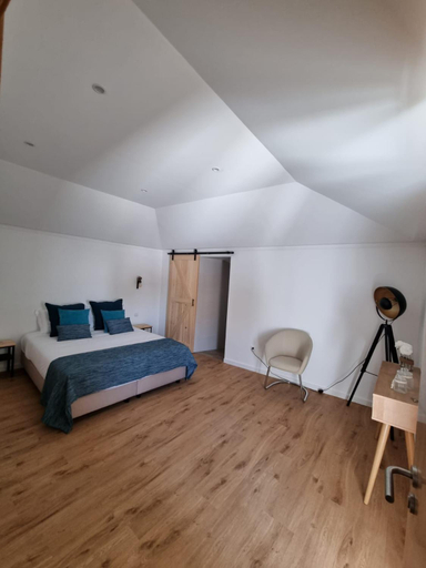 Others 4, Revive House Camp - Ericeira - Sintra, Sintra