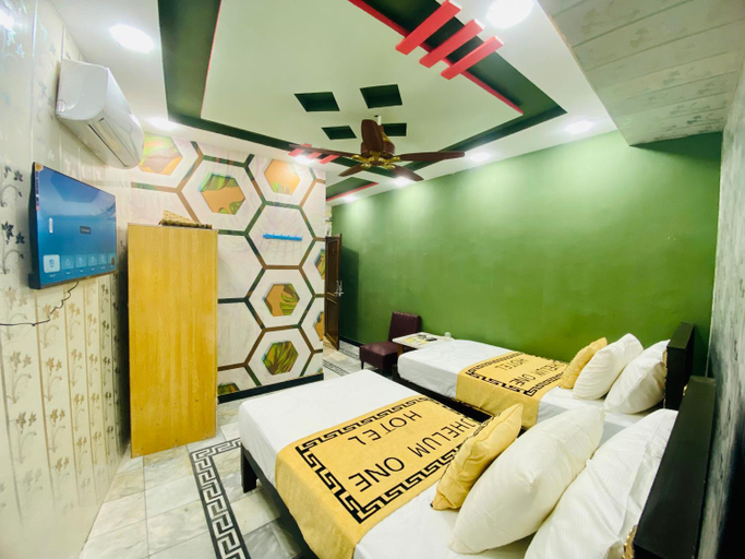 Bedroom 2, Jhelum One Hotel, Shandar Chowk Jhelum, Gujranwala