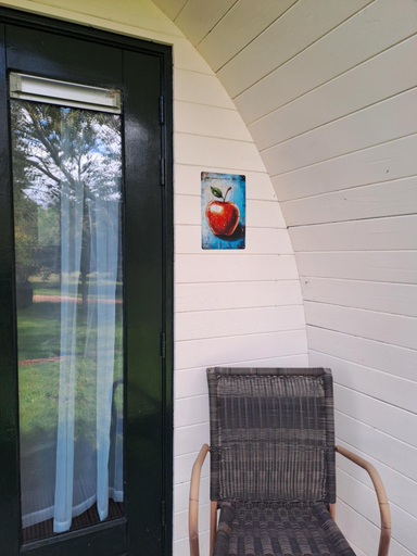 Others 3, B&B Uit de Kunst APPEL, Onderbanken