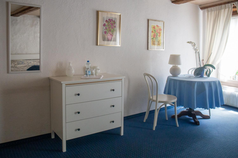 Others 2, Hotel zum alten Schweizer, Nidau