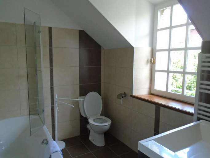 Bathroom, Maison des Isles, Manche