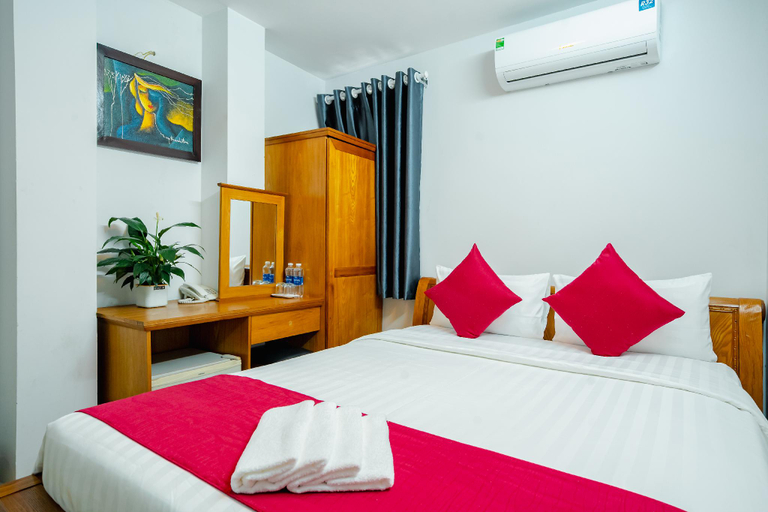 Bedroom 2, Victory Hotel, District 7
