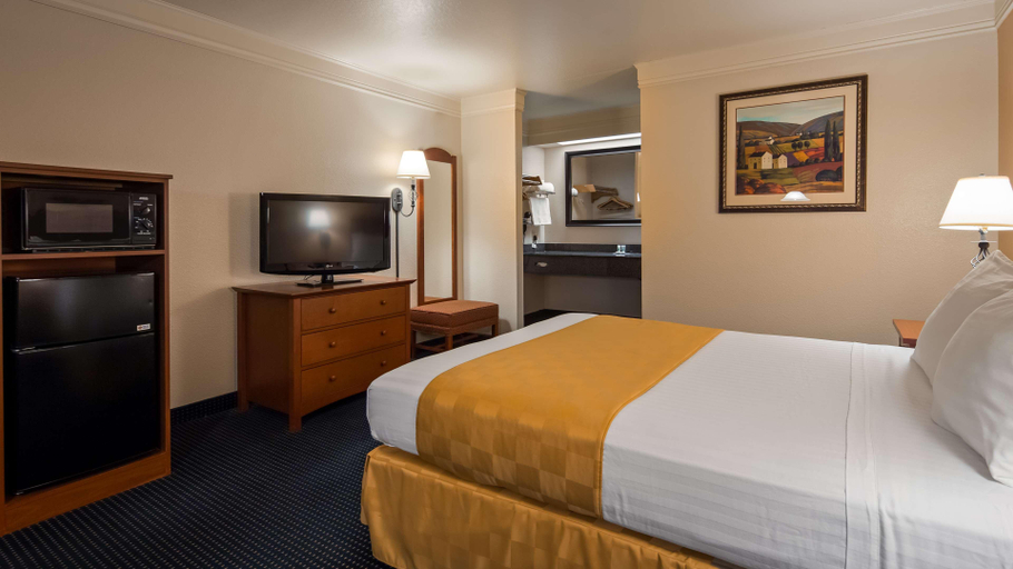 Bedroom 3, Best Western Cordelia Inn, Solano