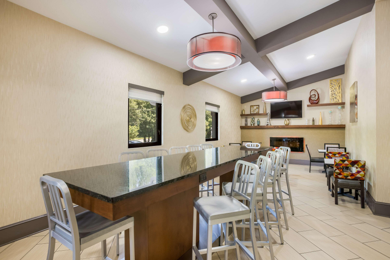 Food & Drinks 5, Best Western Asheville -Blue Ridge Parkway, Buncombe