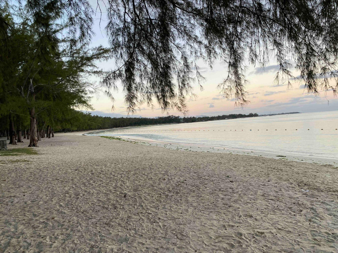 Others 3, Beachfront Villa near Mont Choisy Beach