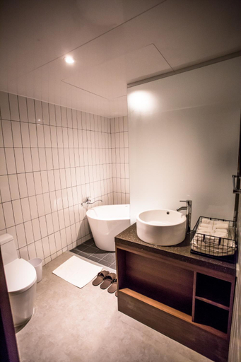 Bathroom 2, Hotel Egg, Gangseo
