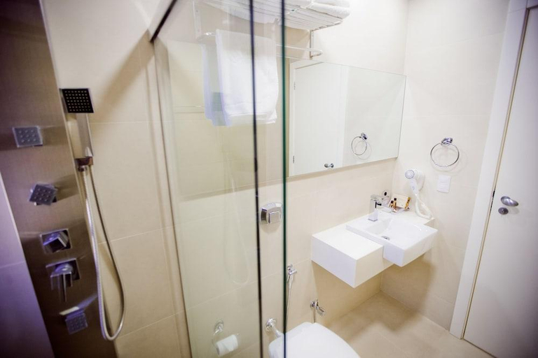 Bathroom 4, Hotel San Pietro, Pato Branco