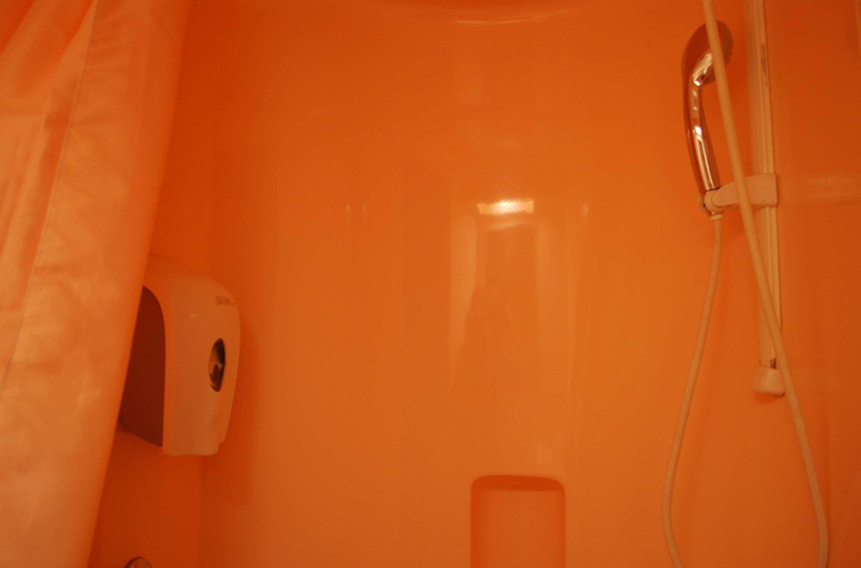 Bathroom 5, Premiere Classe Epinal, Vosges