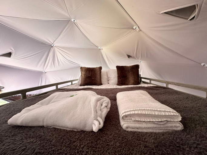 Bedroom 2, Luna Domes, Kent