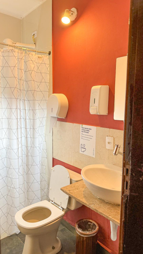 Bathroom 2, Ilha Grande Hostel, Angra dos Reis