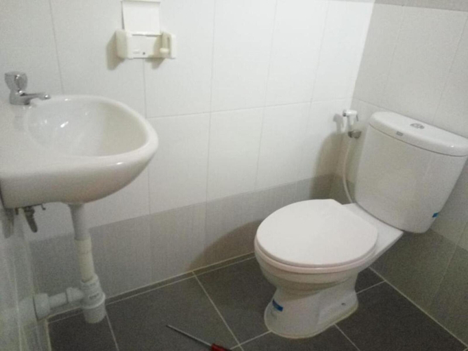 Bathroom 4, Argya BB Guesthouse, Yogyakarta