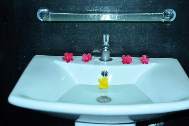 Bathroom 3, Pepper Garden villa, Embilipitiya