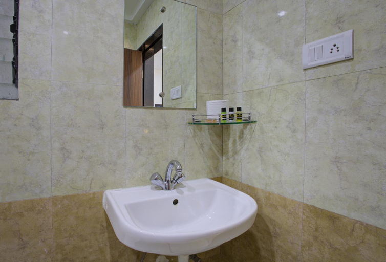 Bathroom 4, Magnus Vosiv Suites, Pune