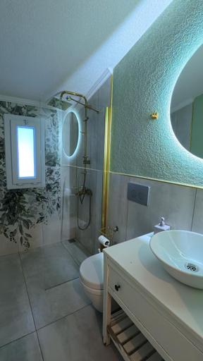 Bathroom 4, SUIT RABANDO, Çaykara