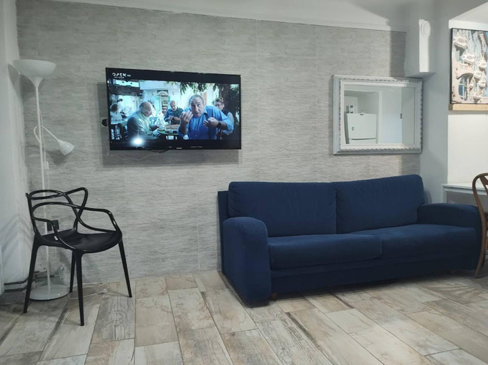 4, Downtown Apartment with Private Yard YR1, Central Macedonia