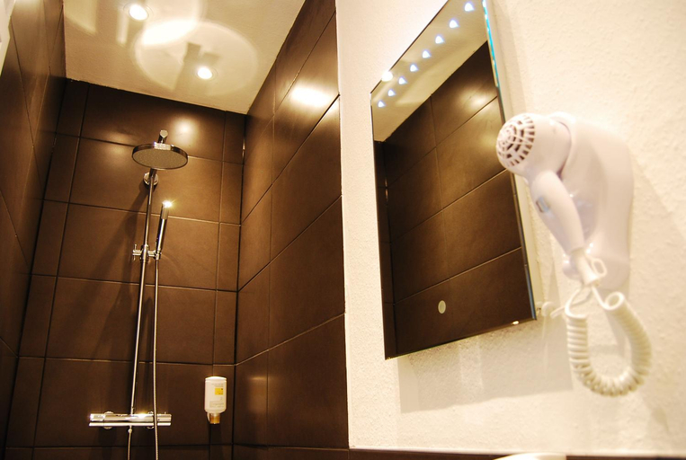 Bathroom 5, Hotel Alt Deutz City-Messe-Arena, Köln