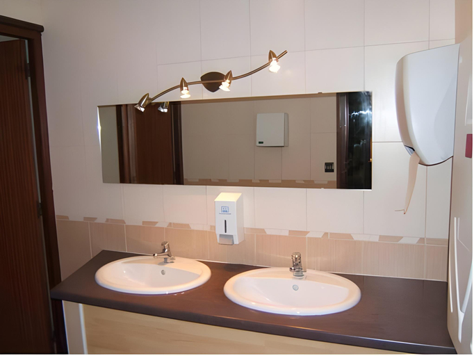 Bathroom 2, Hotel Restaurant Prunieres, Lozère