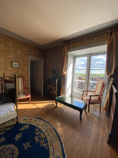 Others 3, Chambre pour 3 personnes au Chateau, Cher