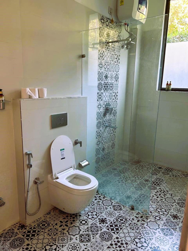 Bathroom 5, Shiv Shakti Yogpeeth Cottages, Tehri Garhwal