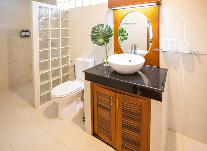 Bathroom 5, Lipa Lodge Resort, Ko Samui