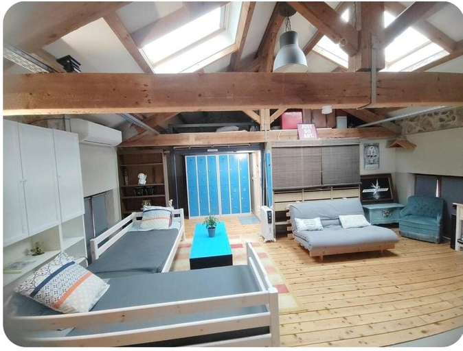 Bedroom, Magnifique loft sur la plage Life is a Beach GuestHouse, Alpes-Maritimes