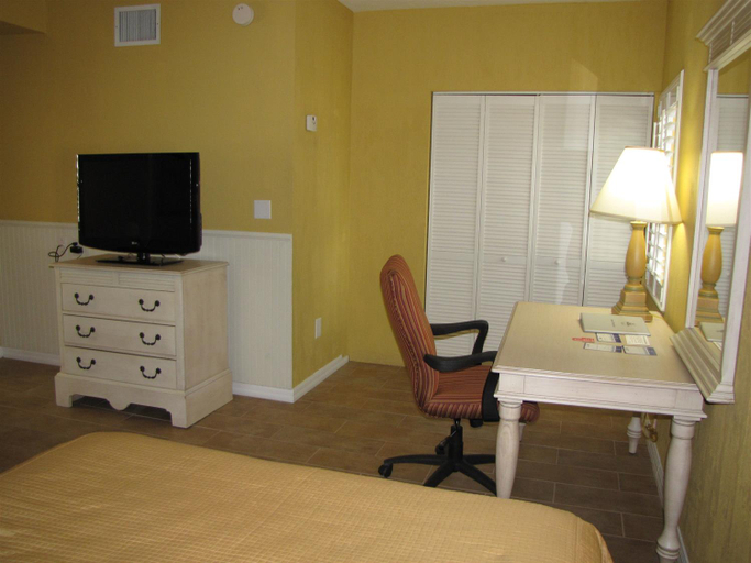 Bedroom 3, Best Western Hibiscus Motel, Monroe