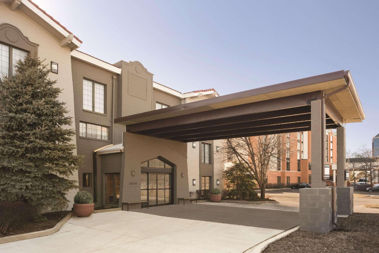 Exterior & Views 2, Country Inn & Suites by Radisson, Hoffman Estates, IL, Cook