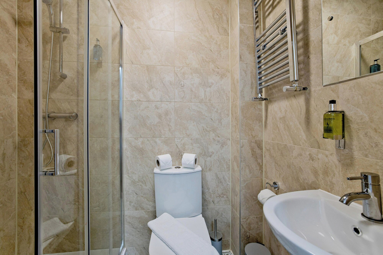 Bathroom 4, Imperial Whitechapel Apartments, London