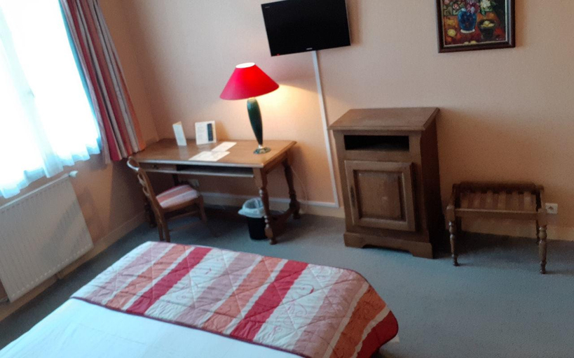 Bedroom 2, Logis Hotel & Restaurant La Villa des Houx, Seine-Maritime