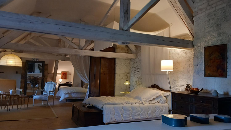 Bedroom 2, Chateau de Bessonies, Lot