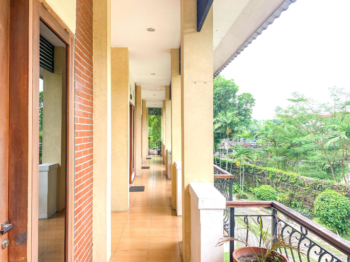 Others 4, Urbanview Sasono Putro Condongcatur by RedDoorz, Sleman