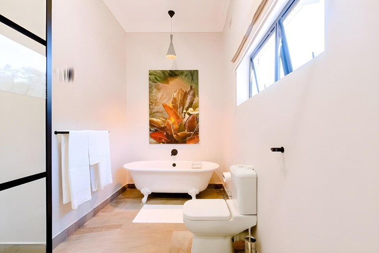 Bathroom 5, Bayete Guest Lodge., Hwange