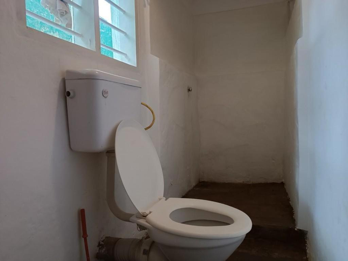 Bathroom 4, Travellers Inn Resort Malindi, Malindi