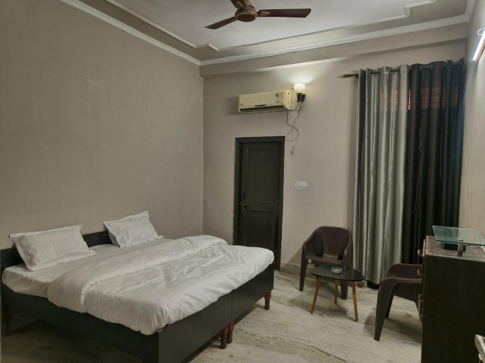 Bedroom 4, PLAY-SUNFLOWER Omega-1 couple friendly, Gautam Buddha Nagar