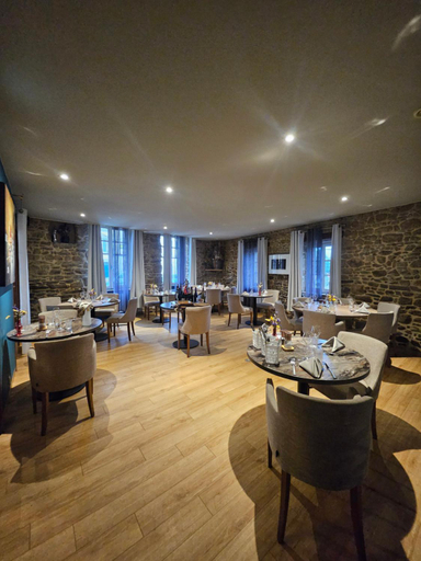 Food & Drinks 4, Logis Hotel-restaurant Le Grand Cerf, Mayenne