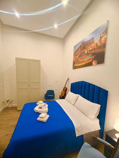 Others 5, Home Piccini, Napoli