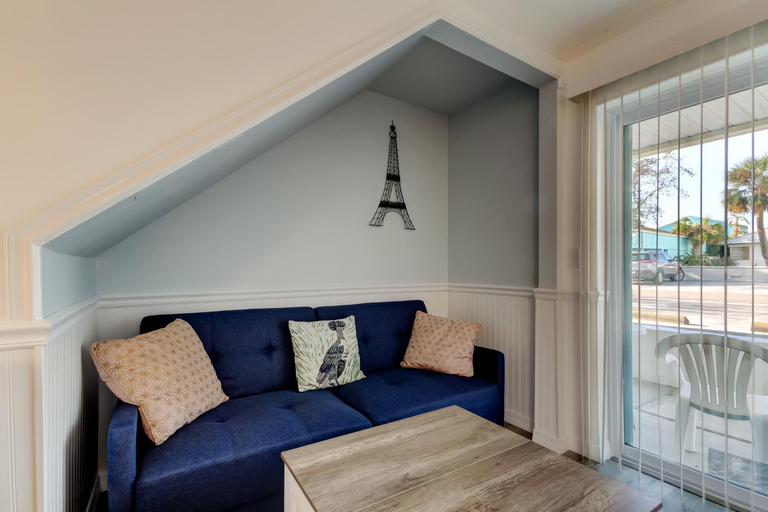 Others 3, Carousel Suites -Redington Shores, Pinellas
