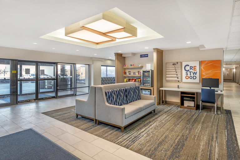 Public Area 5, Holiday Inn Express CRESTWOOD by IHG, Cook
