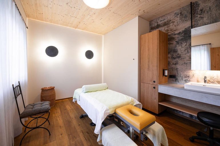 Bedroom 3, Hotel Erlebach 4-Sterne-Superior, Bregenz