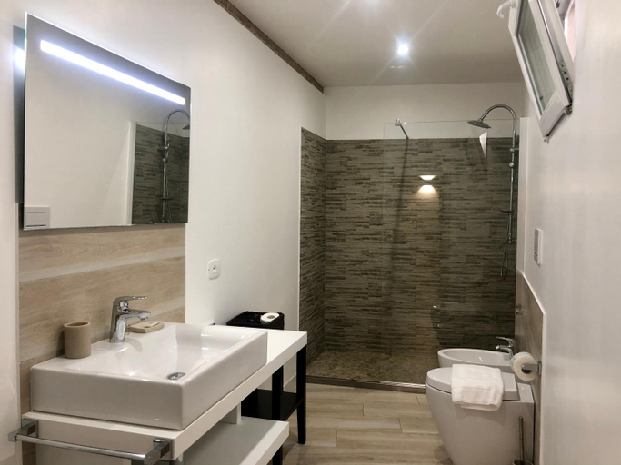 Bathroom 3, Dimora Cavalieri, Florence
