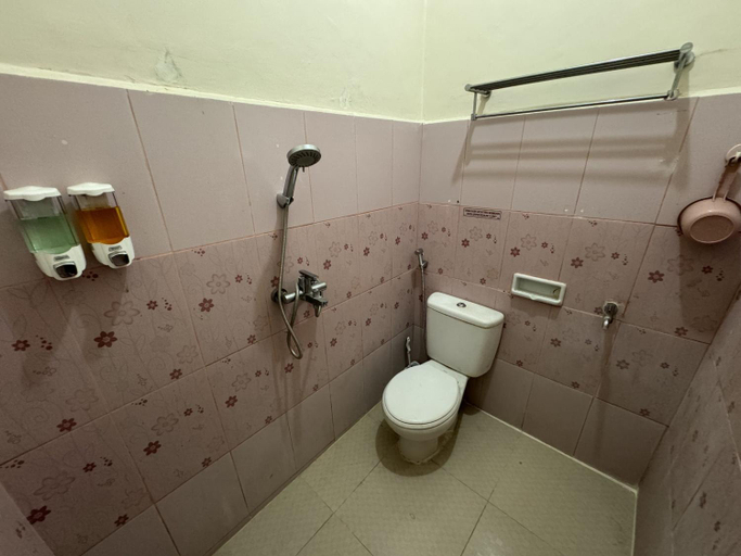 Bathroom 2, Griya Baciro, Yogyakarta