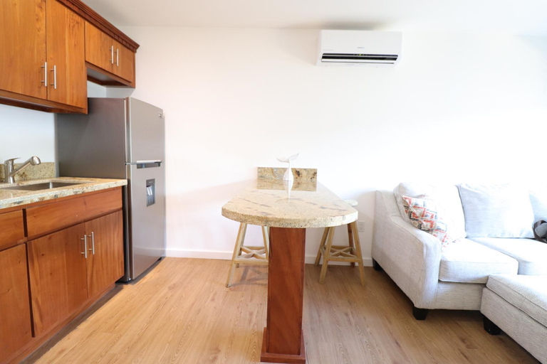 Others 5, New One Bedroom Suite West Bay Roatan - Number 6, Roatán