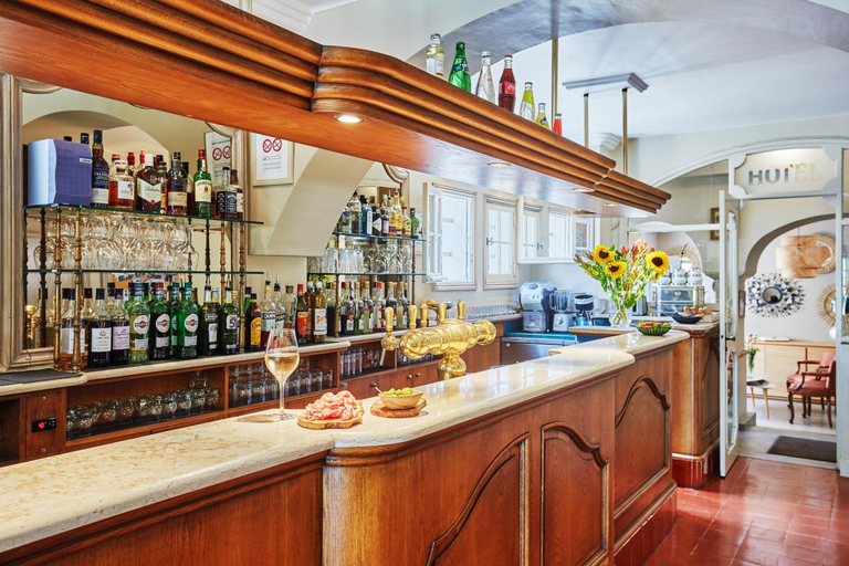 Bar/lounge 5, Hotel de Charme Bello Visto, Var