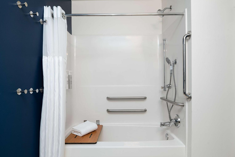 Bathroom 3, Spark by Hilton Summerville, Berkeley