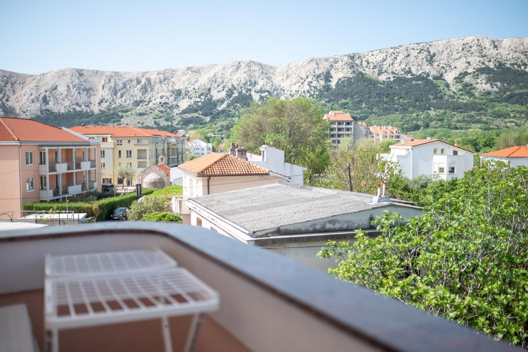 Others 5, Villa Ana, Baška