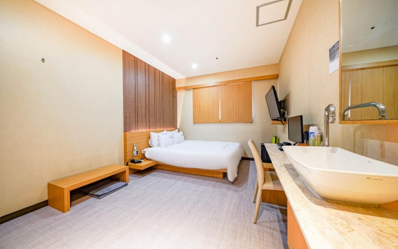 Bedroom 2, Nampo Comma Hotel, Jung
